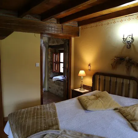 Rurales La Casa Vieja De * Silió